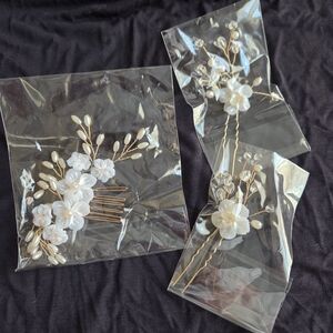 JJs House White and Gold Floral Hair Pins